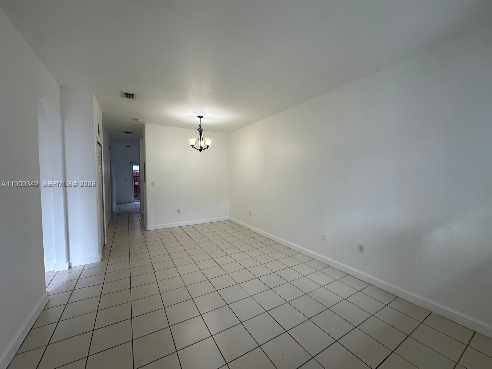 1661 Se 29th Ct 104 Property Photo 3