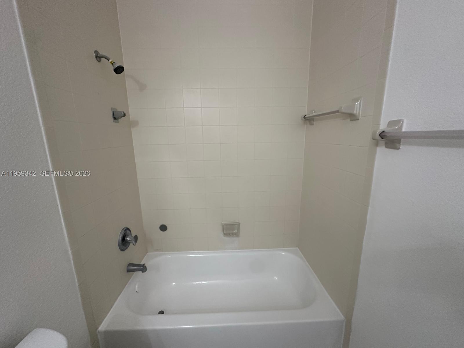 1661 Se 29th Ct 104 Property Photo 7