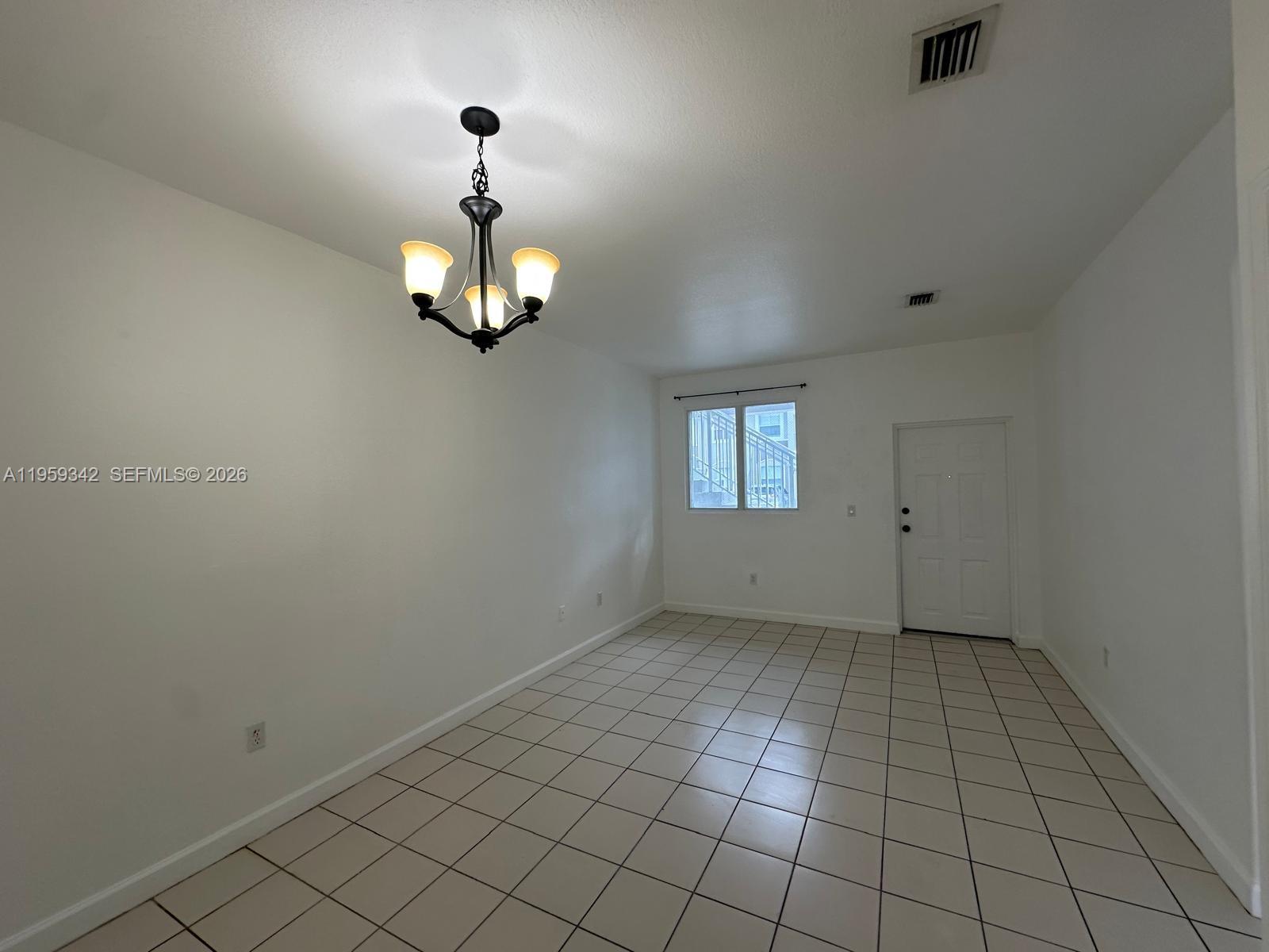 1661 Se 29th Ct 104 Property Photo 8