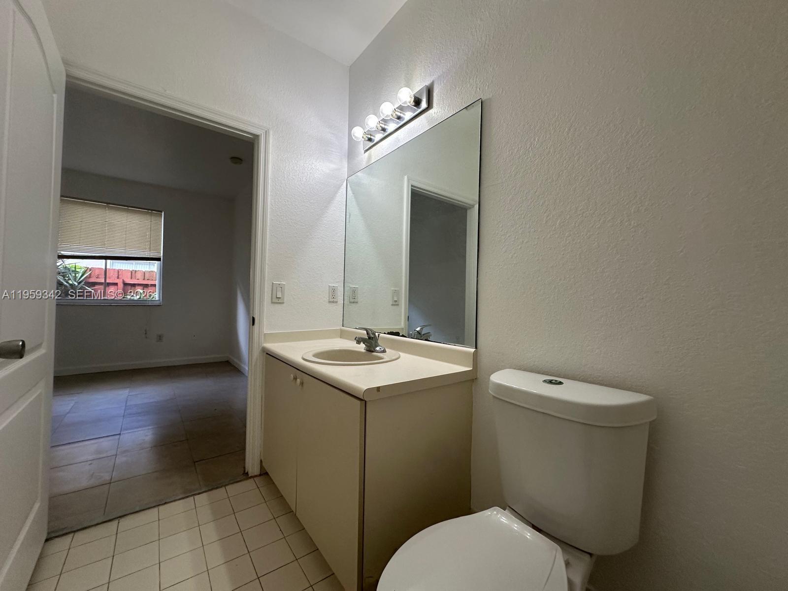 1661 Se 29th Ct 104 Property Photo 14