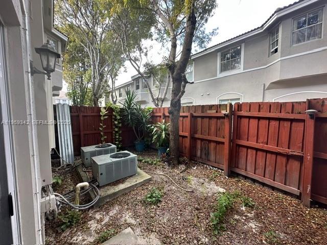 1661 Se 29th Ct 104 Property Photo 21