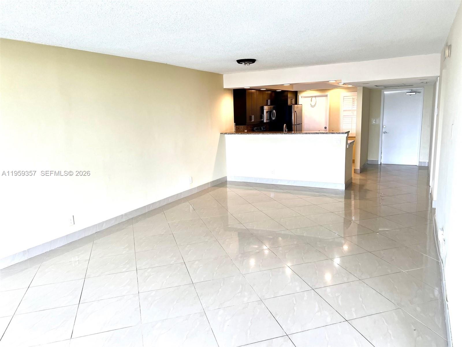 2940 N Course Dr 910 Property Photo 4