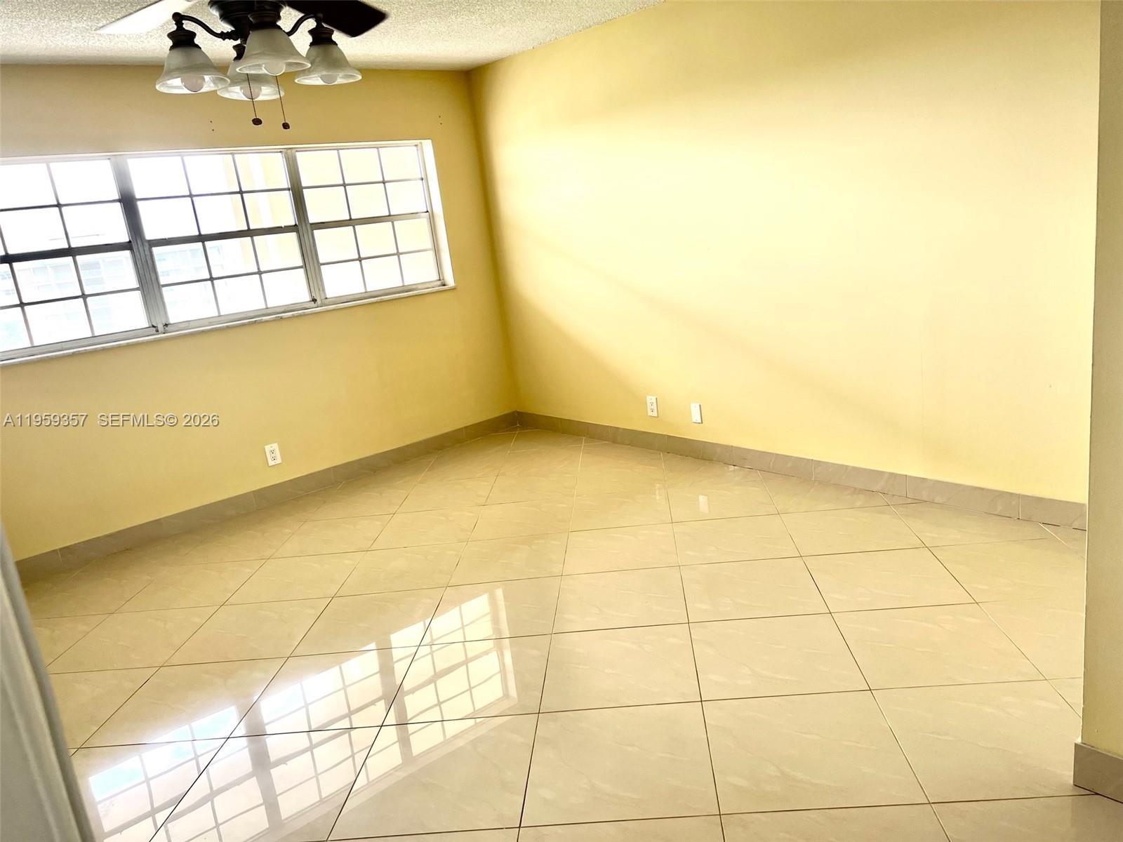 2940 N Course Dr 910 Property Photo 6