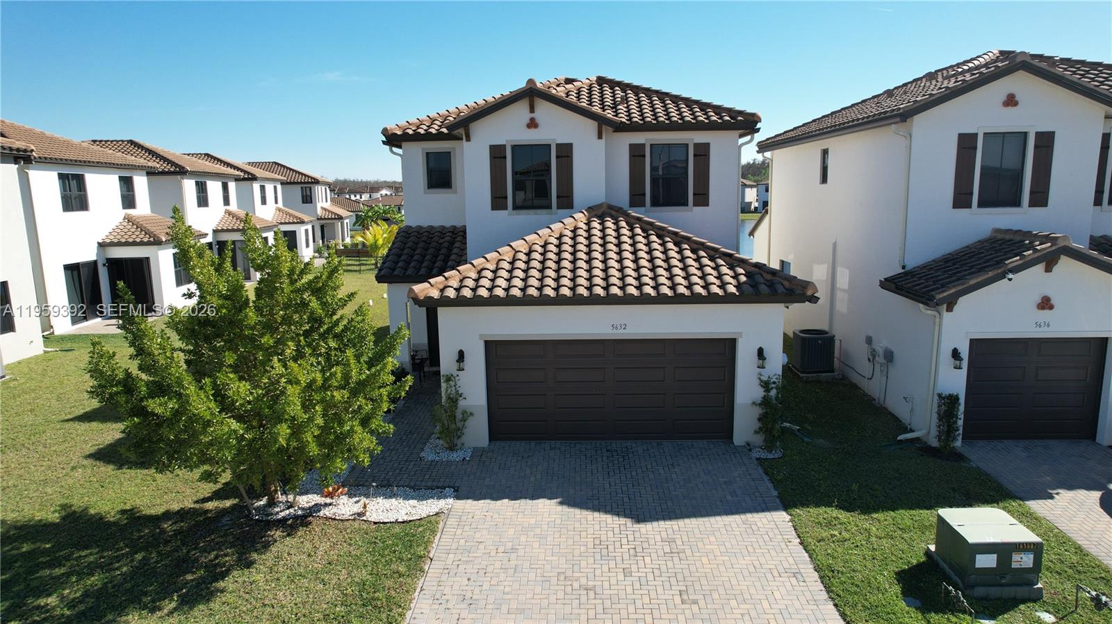5632 Cerva Ln Property Photo 4