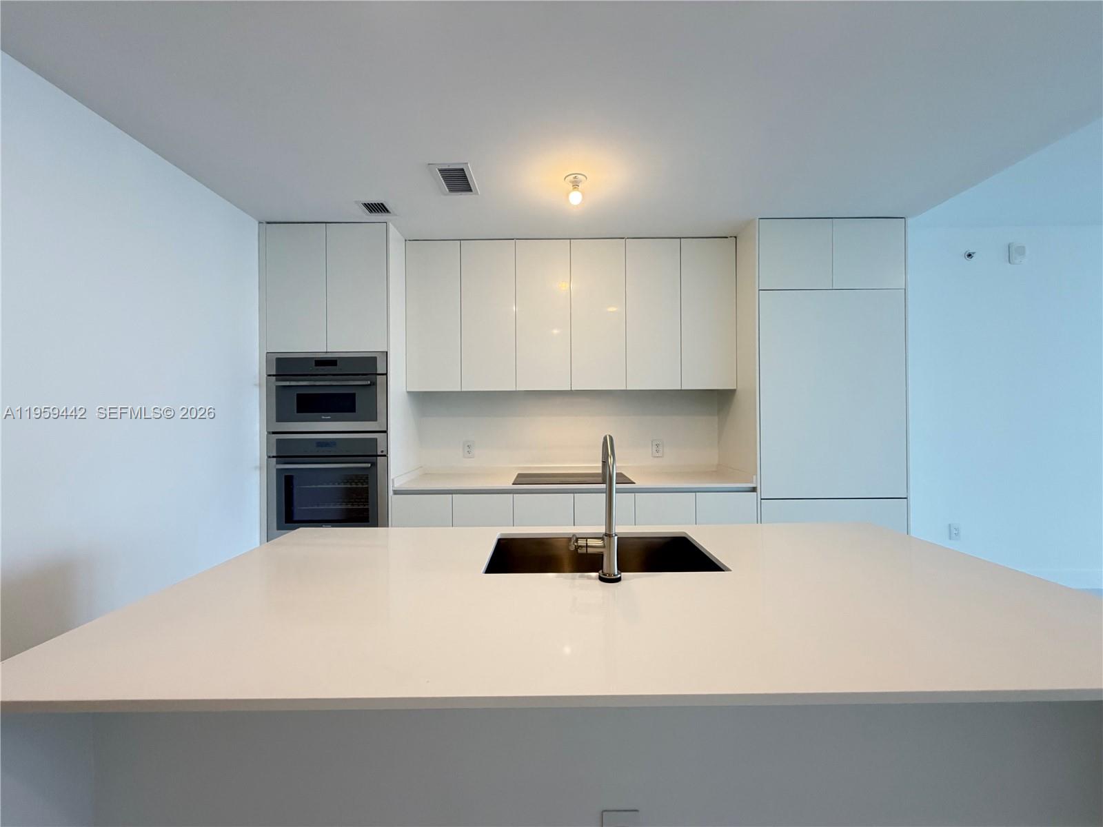 700 Ne 24 3503 Property Photo 5