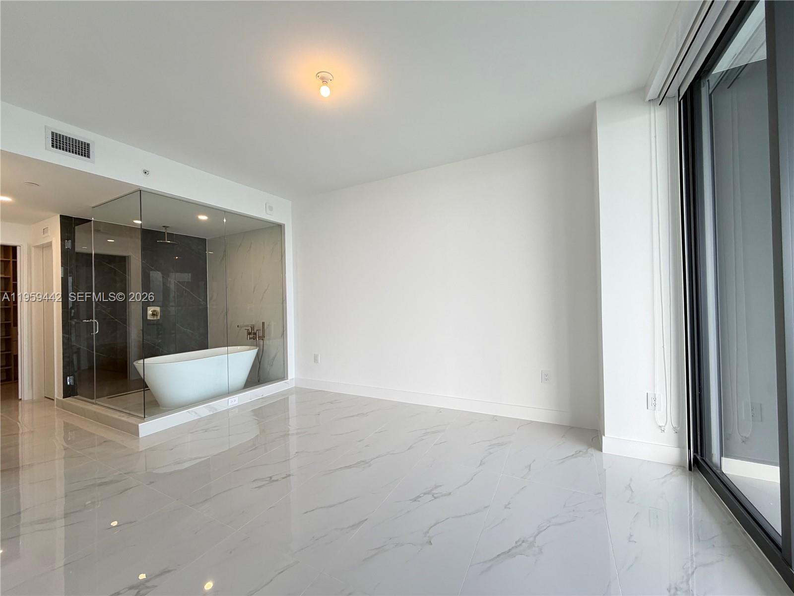 700 Ne 24 3503 Property Photo 11