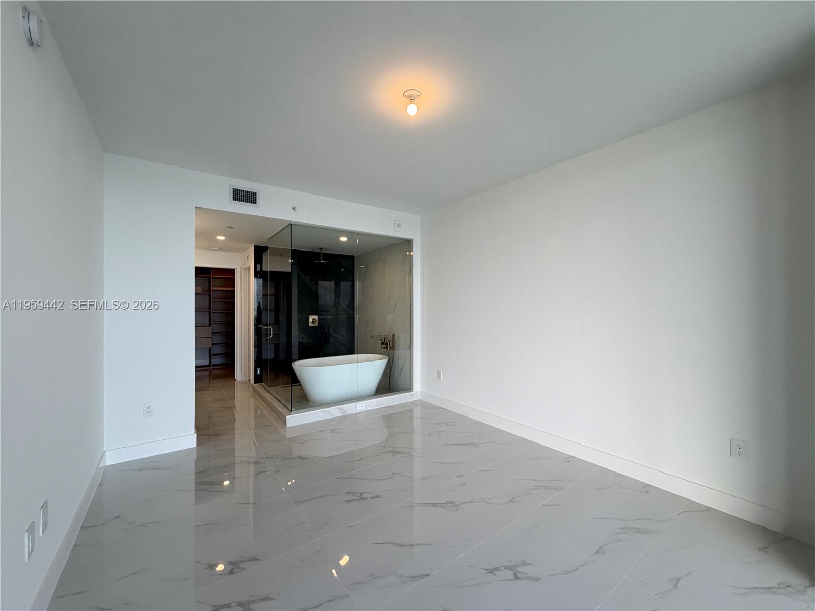 700 Ne 24 3503 Property Photo 12