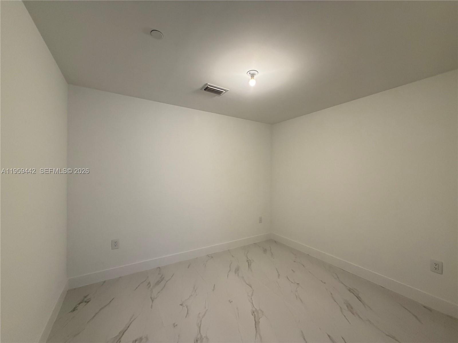 700 Ne 24 3503 Property Photo 18