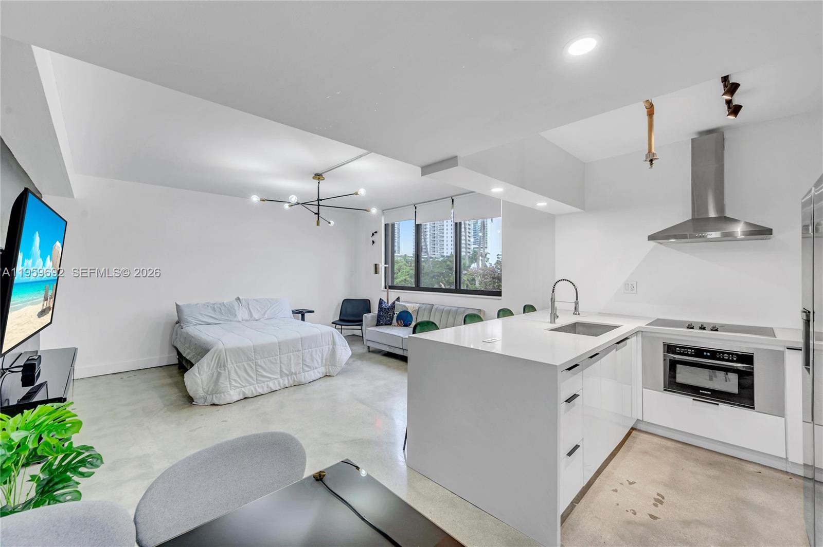 540 Brickell Key Dr 409 Property Photo 2