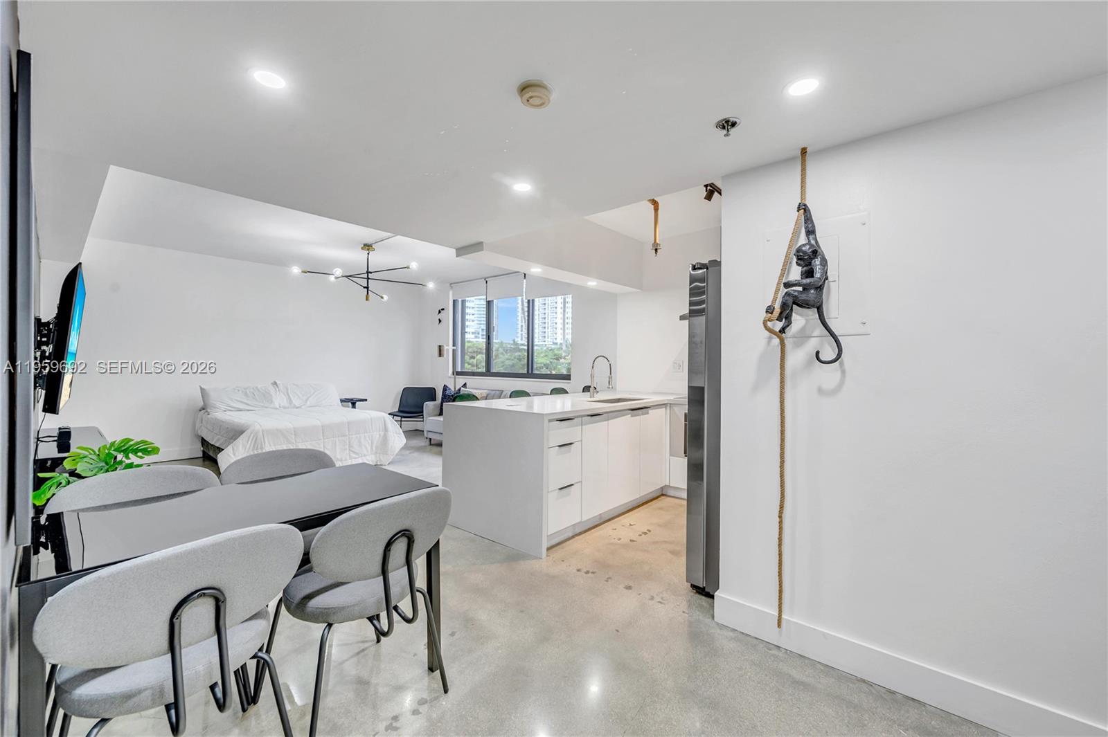 540 Brickell Key Dr 409 Property Photo 4