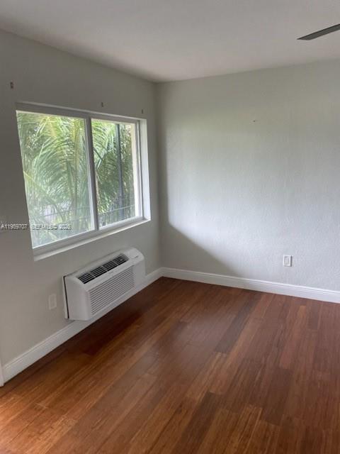 2121 Biarritz Dr 5 Property Photo 4