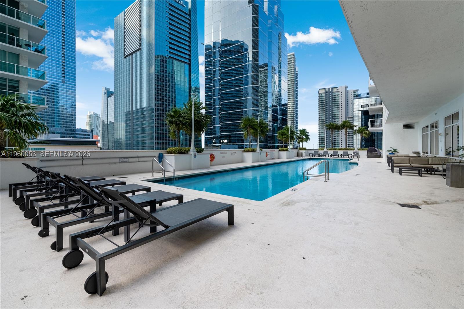 1200 Brickell Bay Dr 1705 Property Photo 4