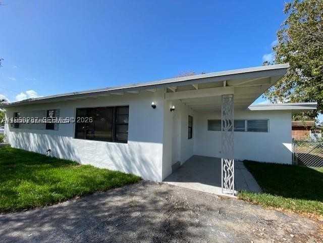 411 SW 22nd Ave Property Photo 1