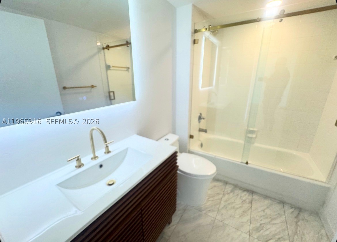 650 West Ave 1704 Property Photo 10