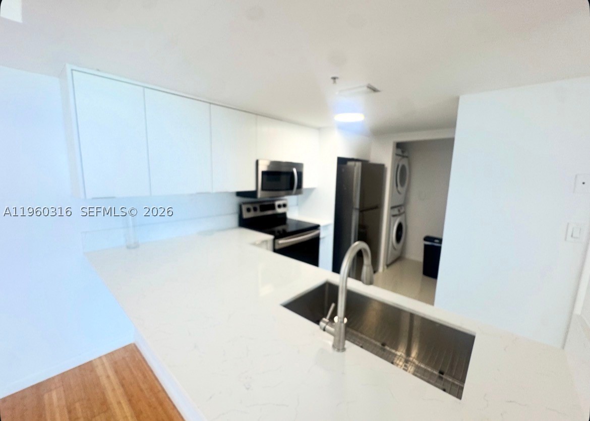 650 West Ave 1704 Property Photo 12