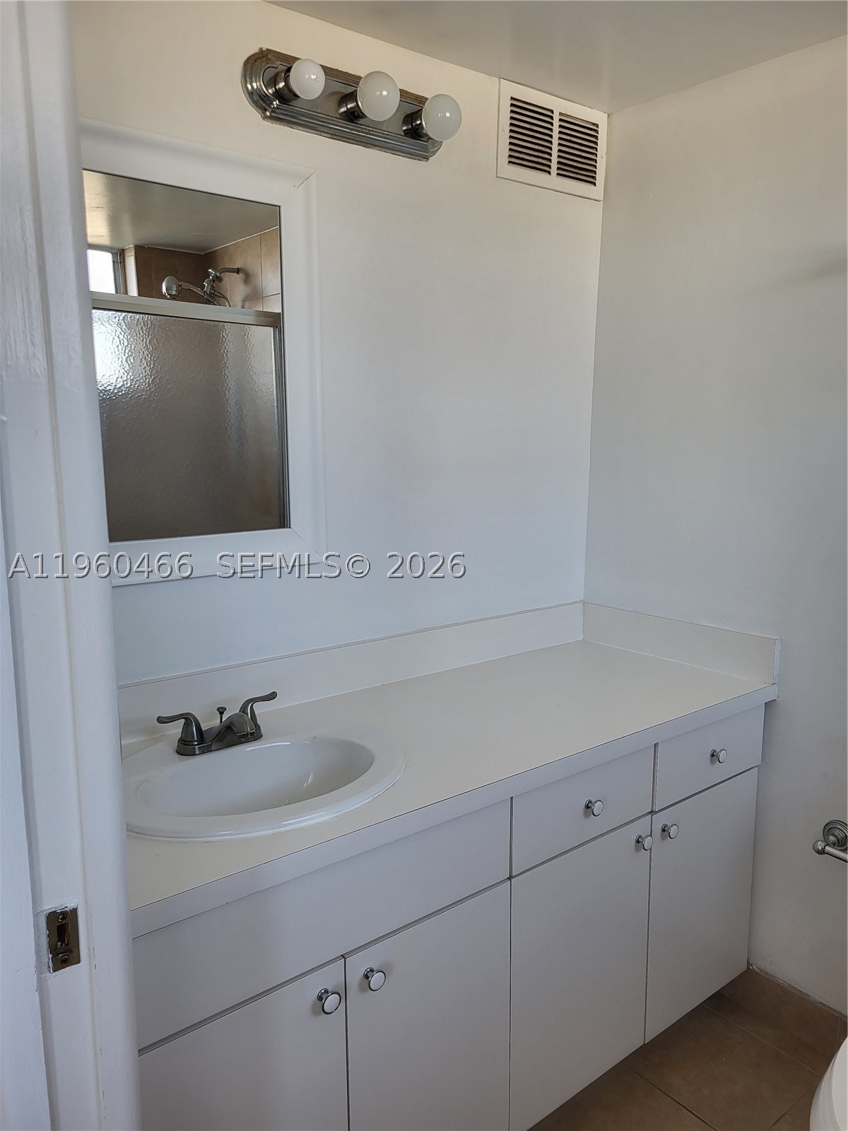 1020 94th St 503 Property Photo 10