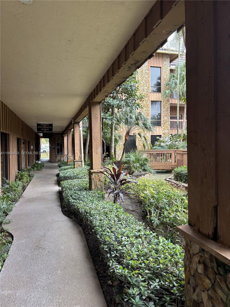 7800 W Oakland Park Blvd Bld-b #102 Property Photo 4