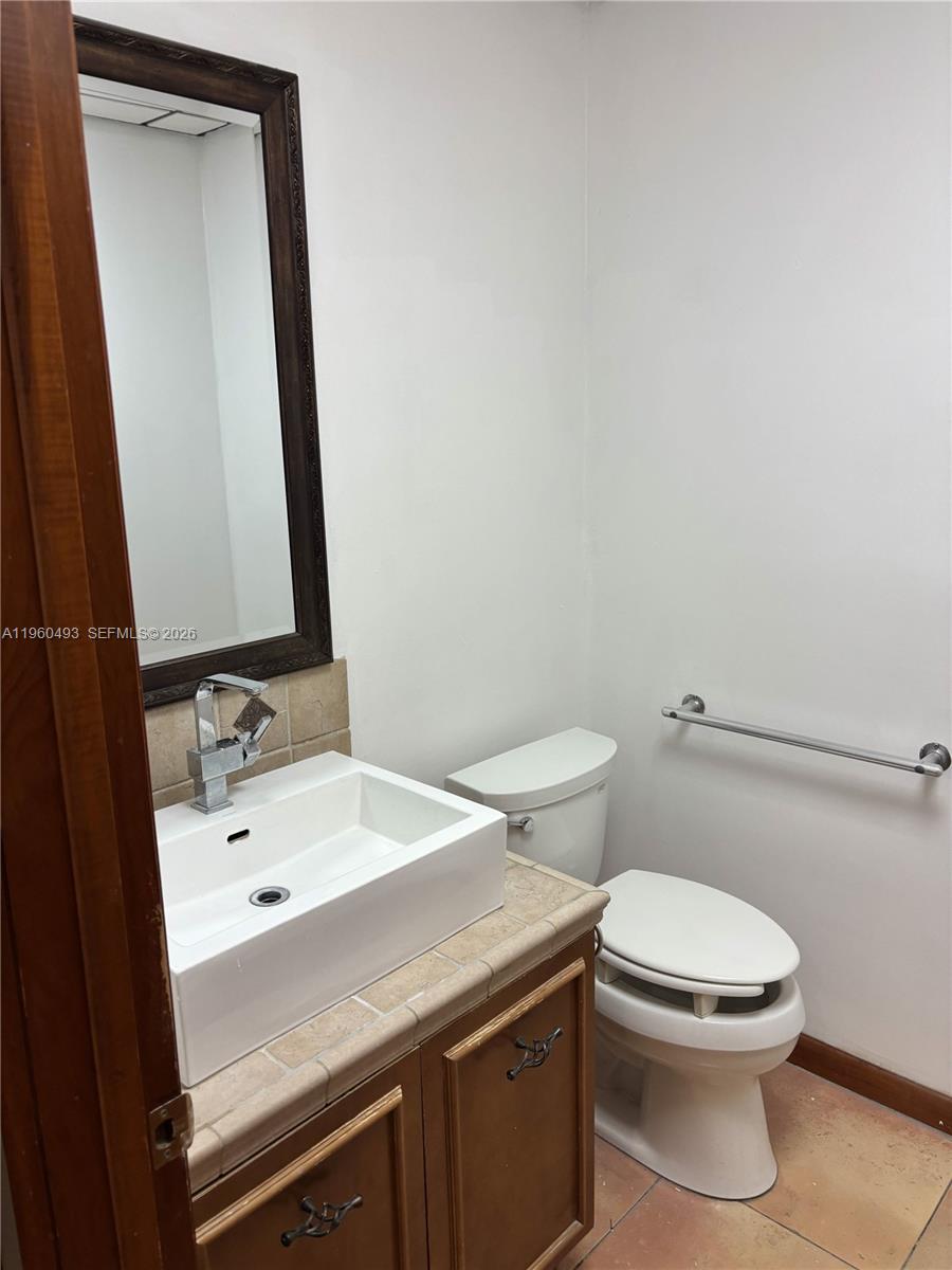 7800 W Oakland Park Blvd Bld-b #102 Property Photo 18