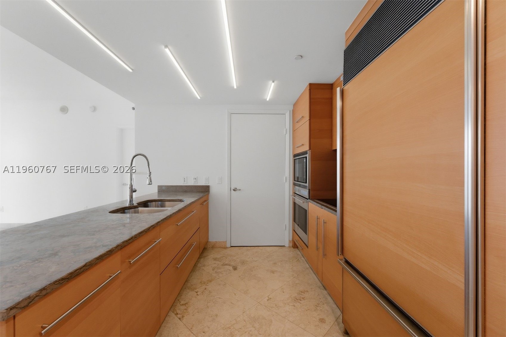 475 Brickell Ave 3513 Property Photo 5