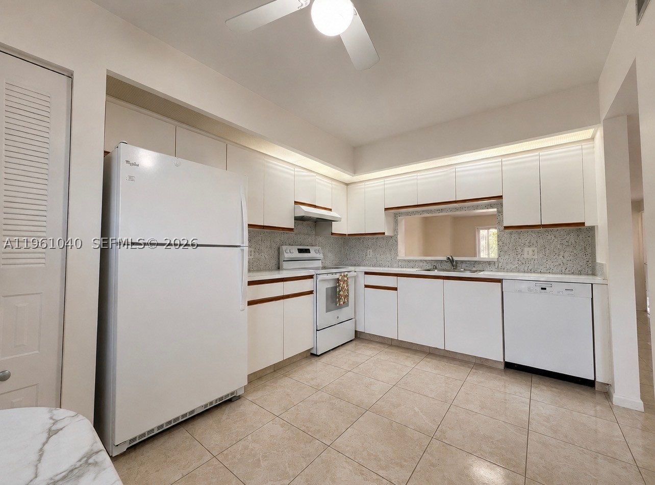 100 Sw 130th Ter 109c Property Photo 6