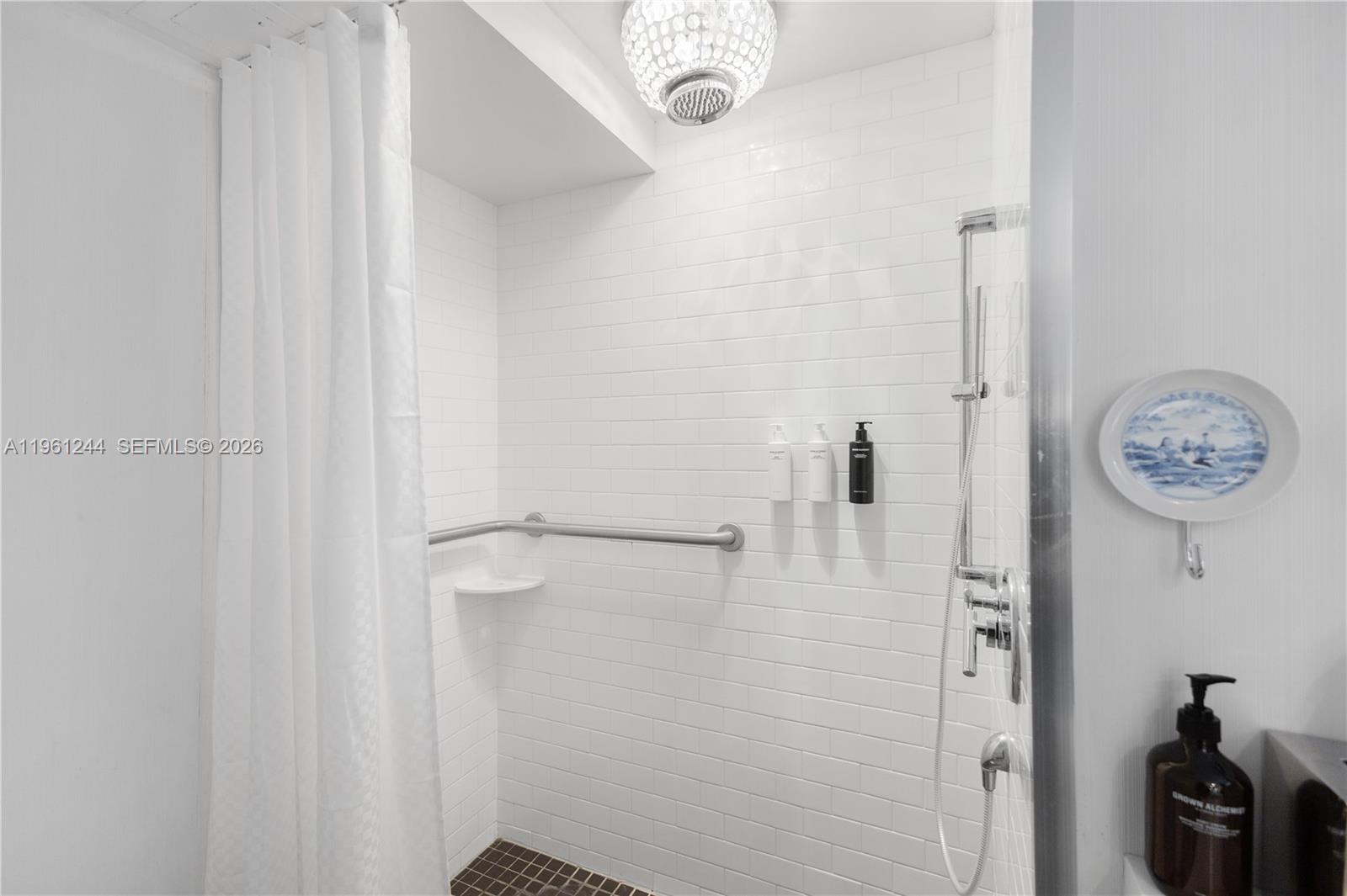 1100 West Ave 408 Property Photo 18