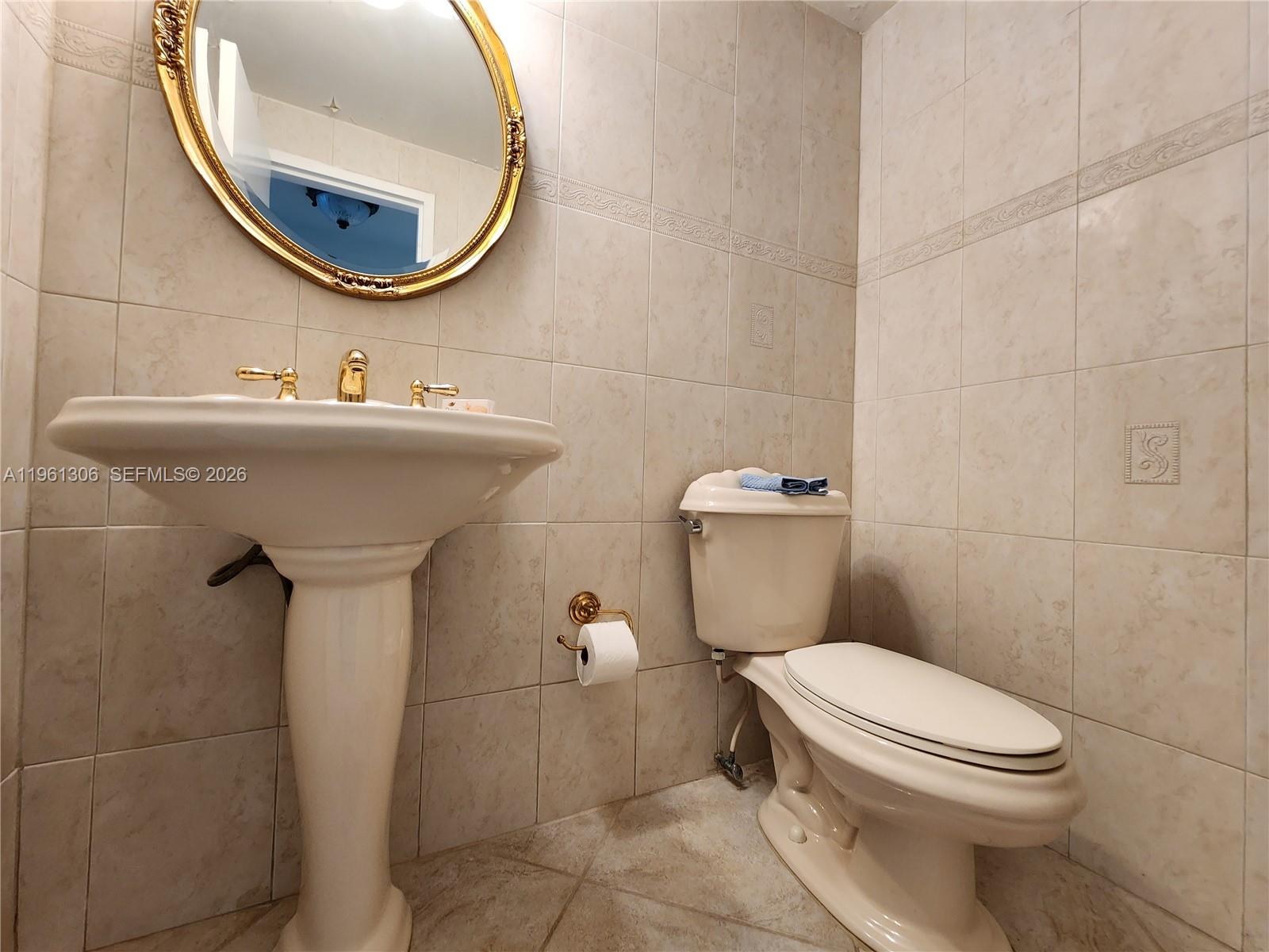 3505 S Ocean Dr 1215 Property Photo 8