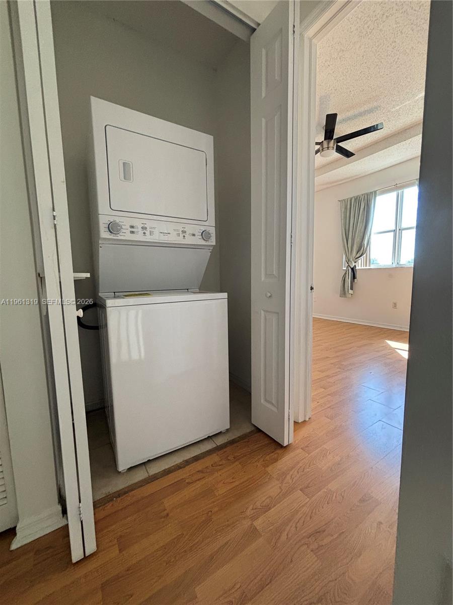 1044 Ne 42nd Ter Property Photo 12
