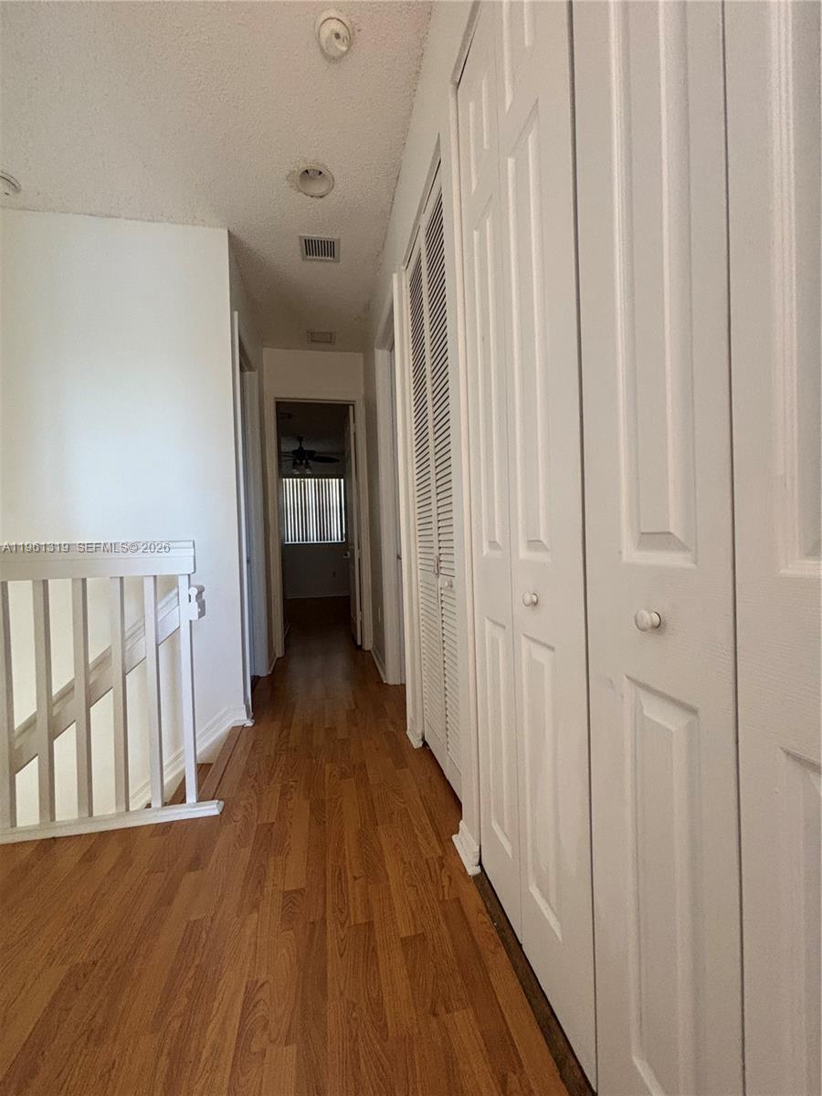 1044 Ne 42nd Ter Property Photo 13
