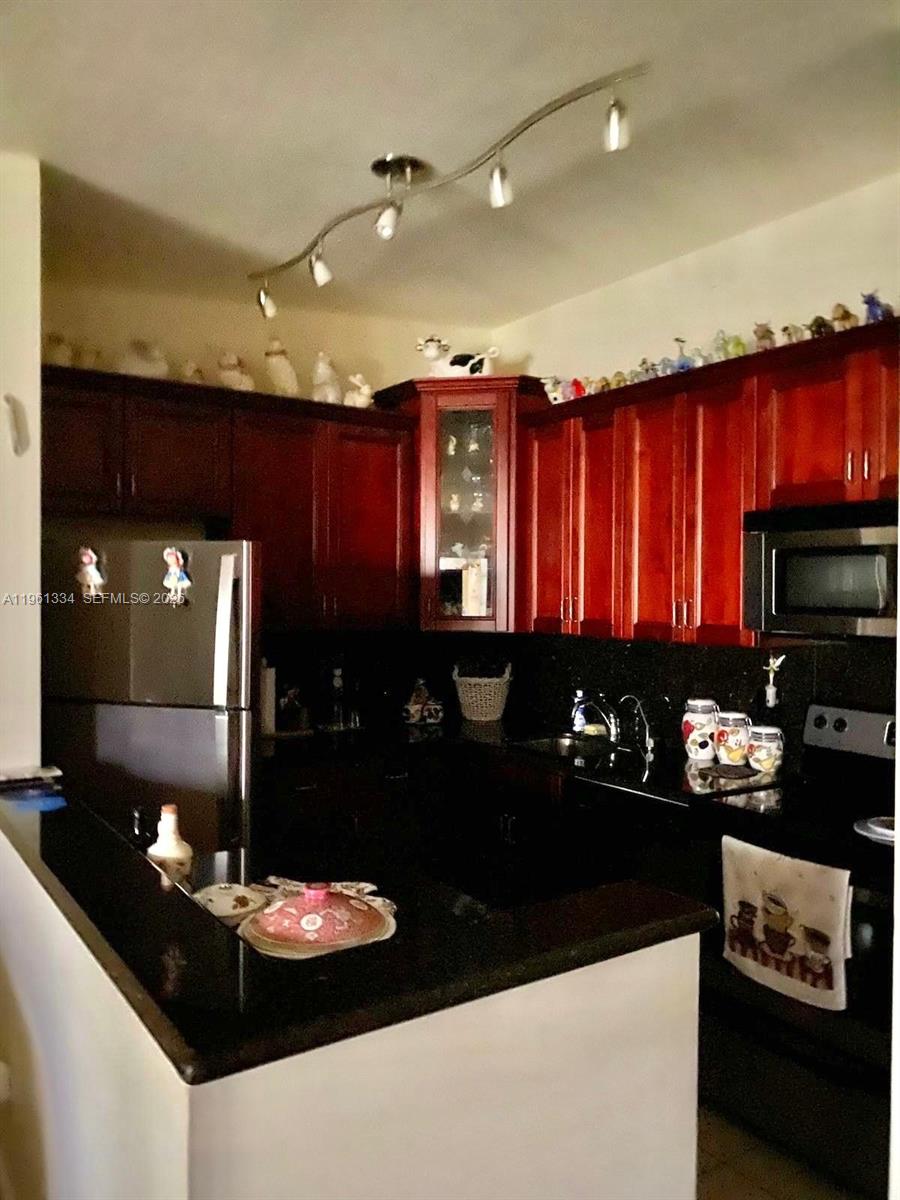 7707 Ashmont Cir 214 Property Photo 10