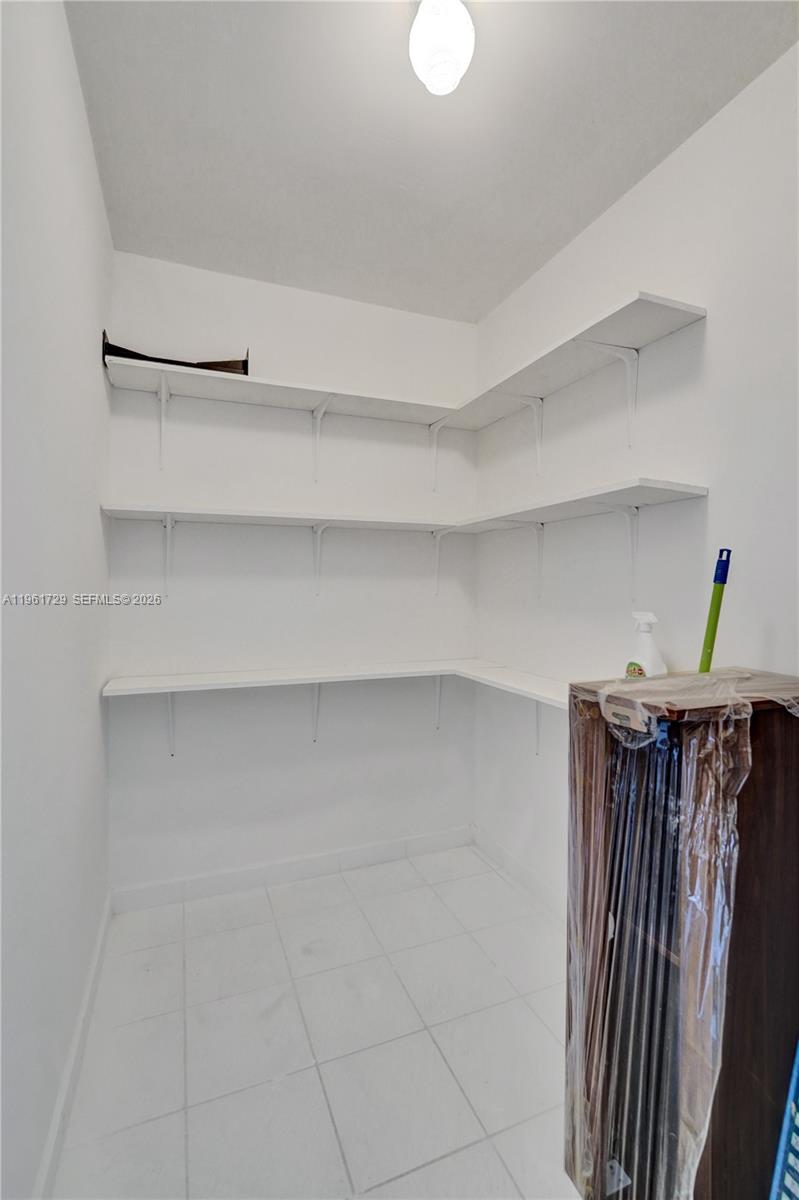 1600 S Ocean Dr 16b Property Photo 33