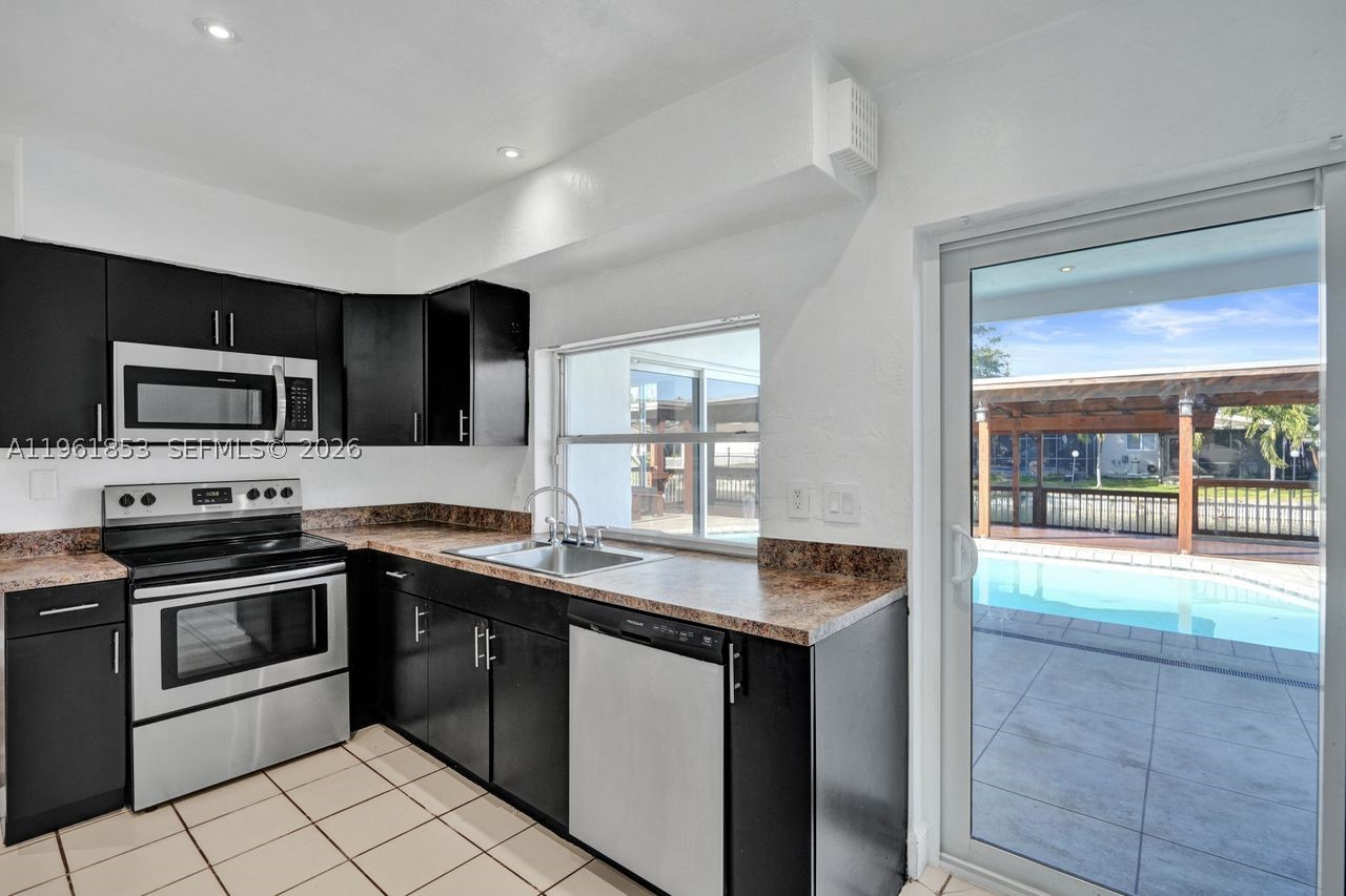 6617 Dahlia Dr Property Photo 7