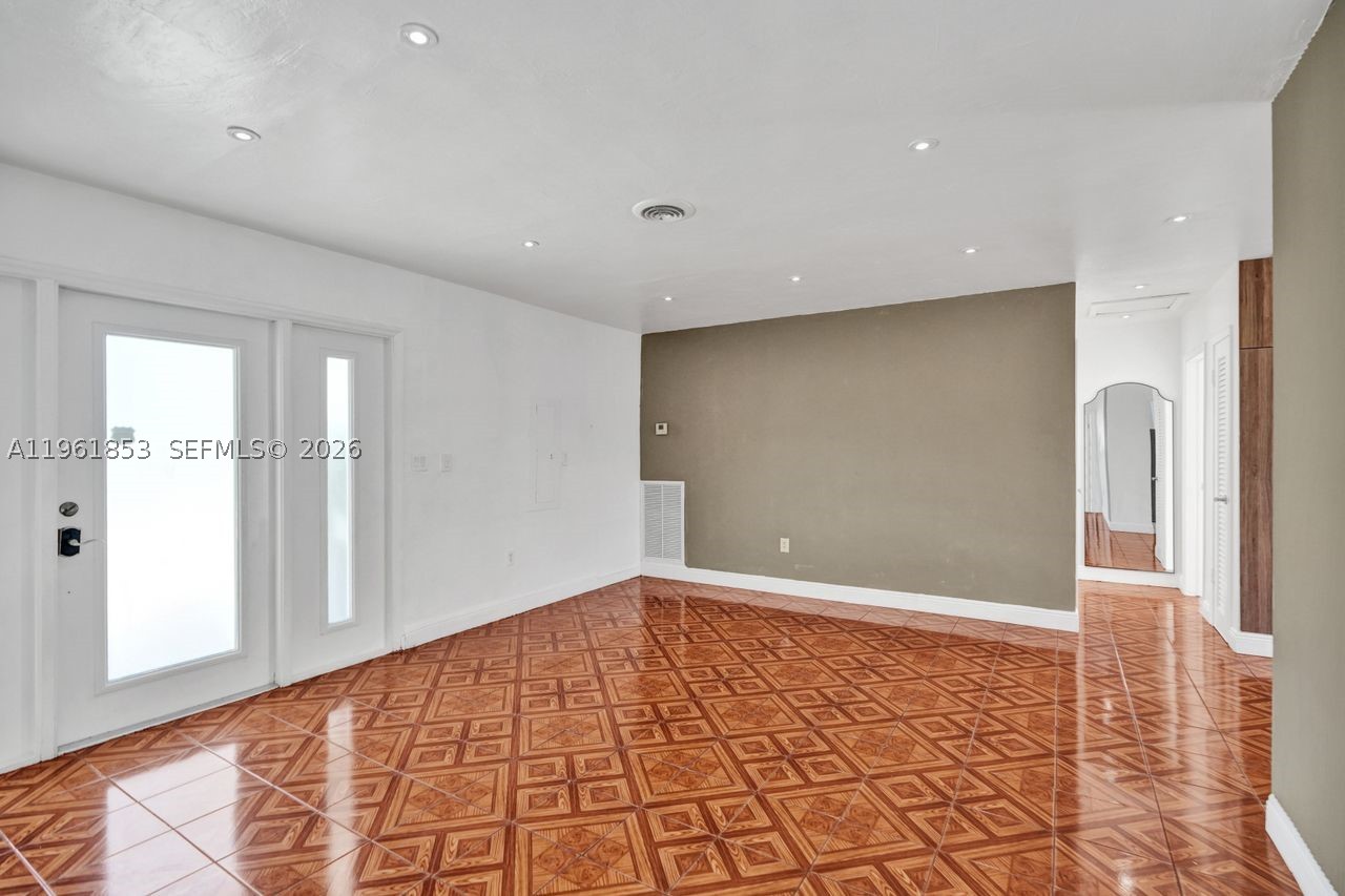 6617 Dahlia Dr Property Photo 12