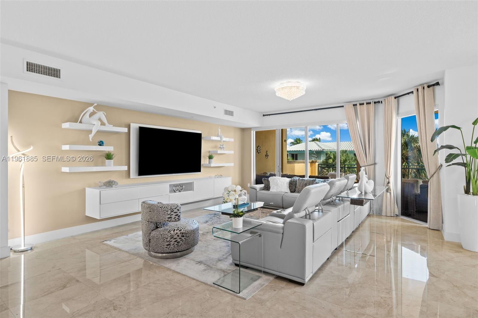 3415 N Ocean Dr 204 Property Photo 3