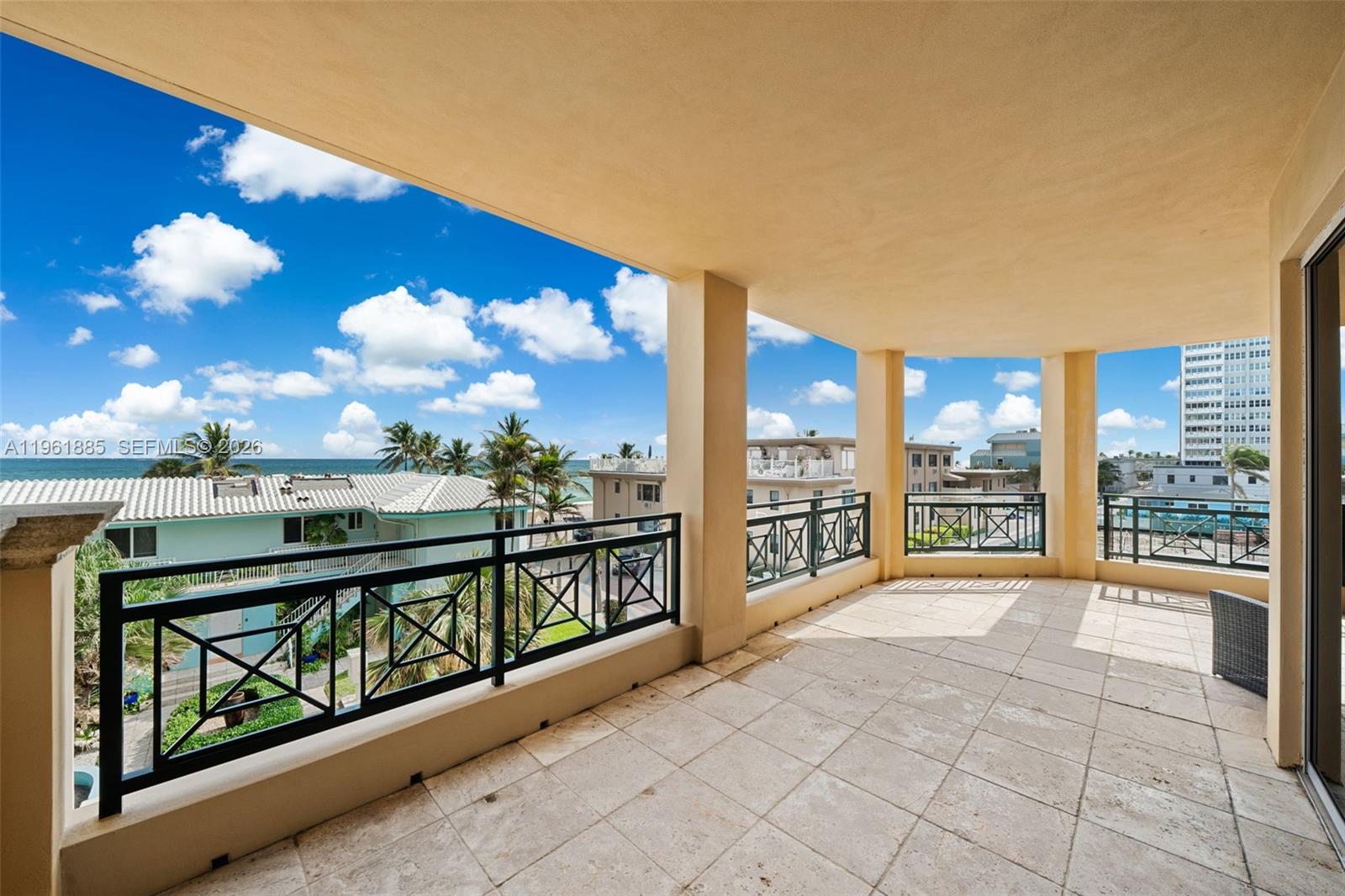 3415 N Ocean Dr 204 Property Photo 9