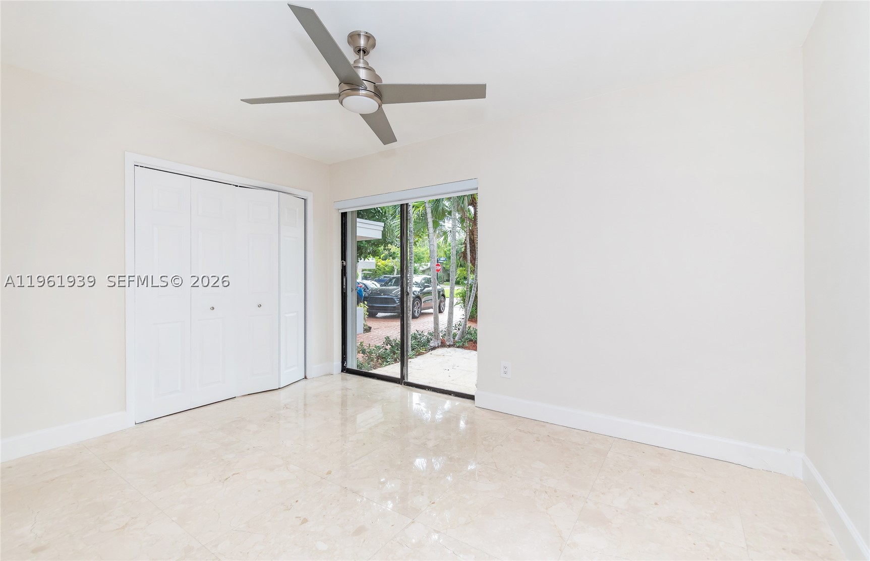 310 Harbor Ct Property Photo 10