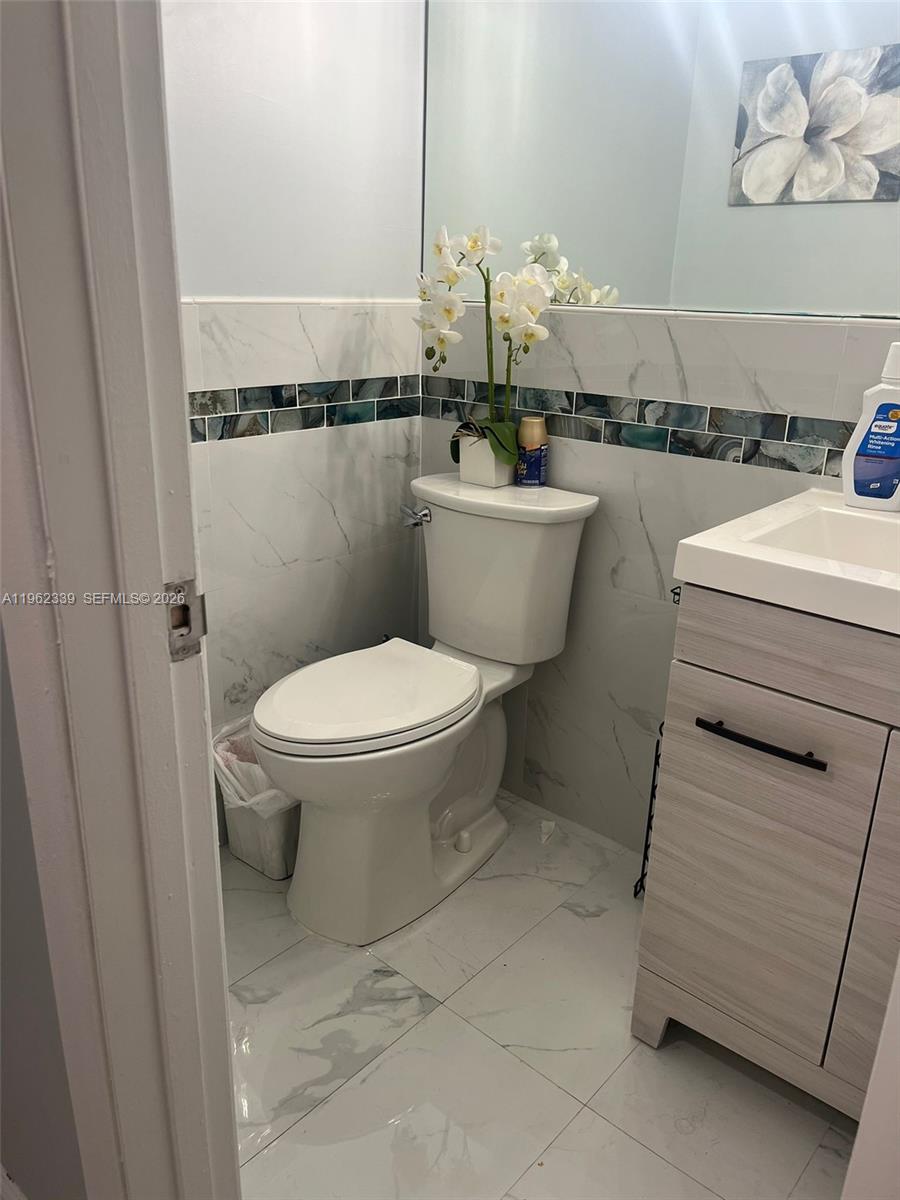 35 Camden B Property Photo 14