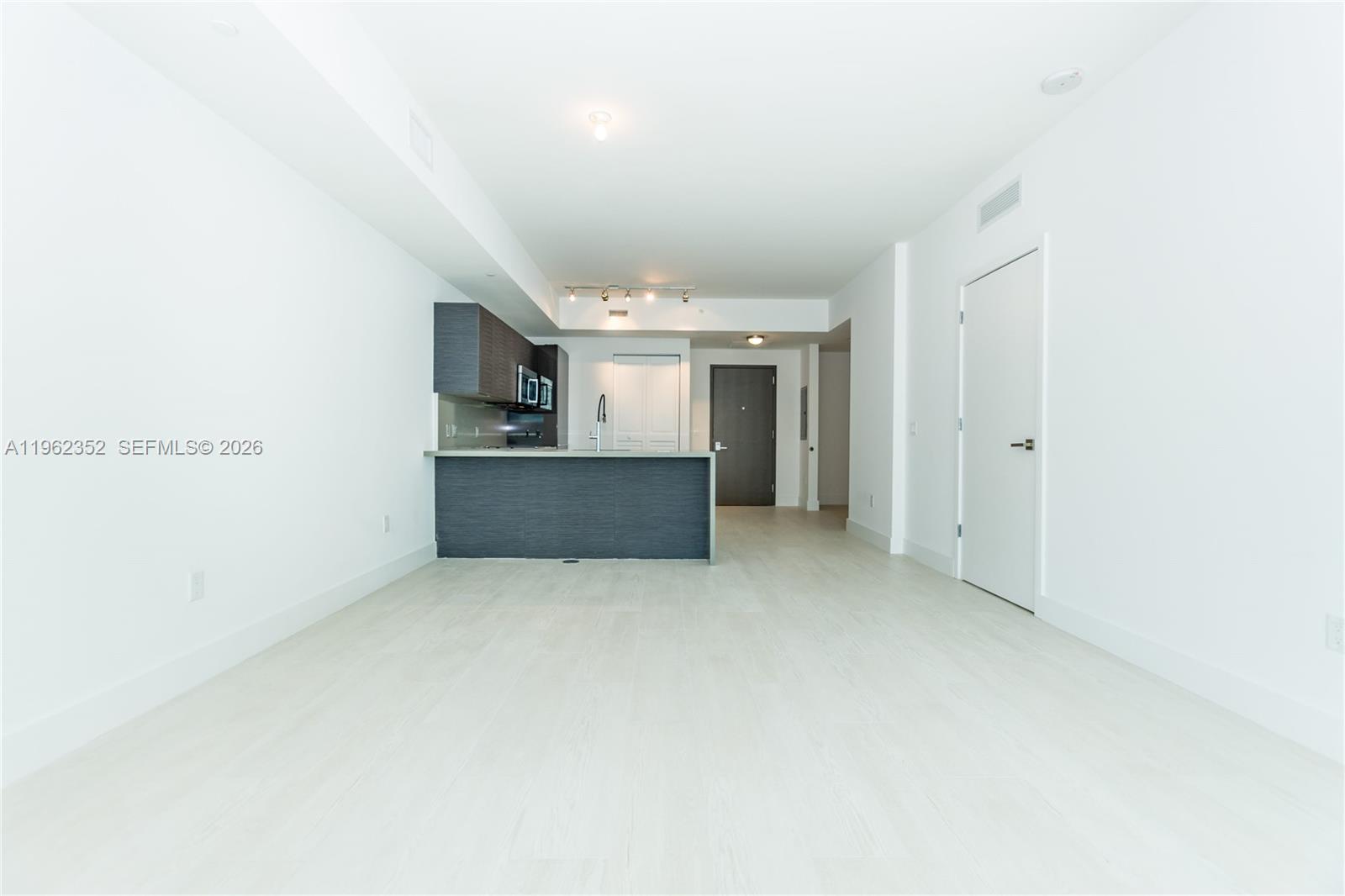 1080 Brickell Ave 1706 Property Photo 5