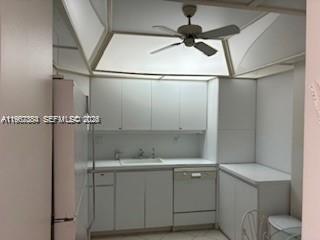 300 Bayview Dr 707 Property Photo 13