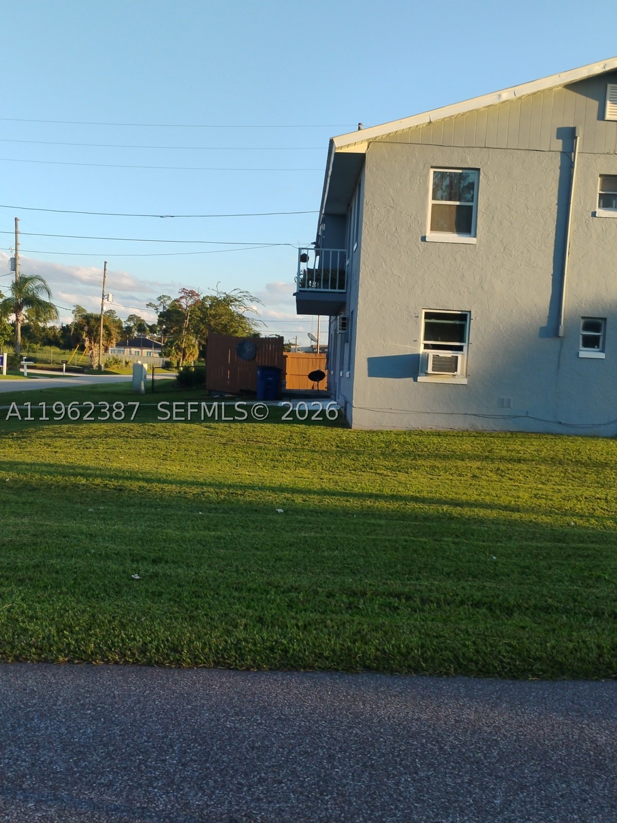 4131 Commercial Dr Property Photo 3