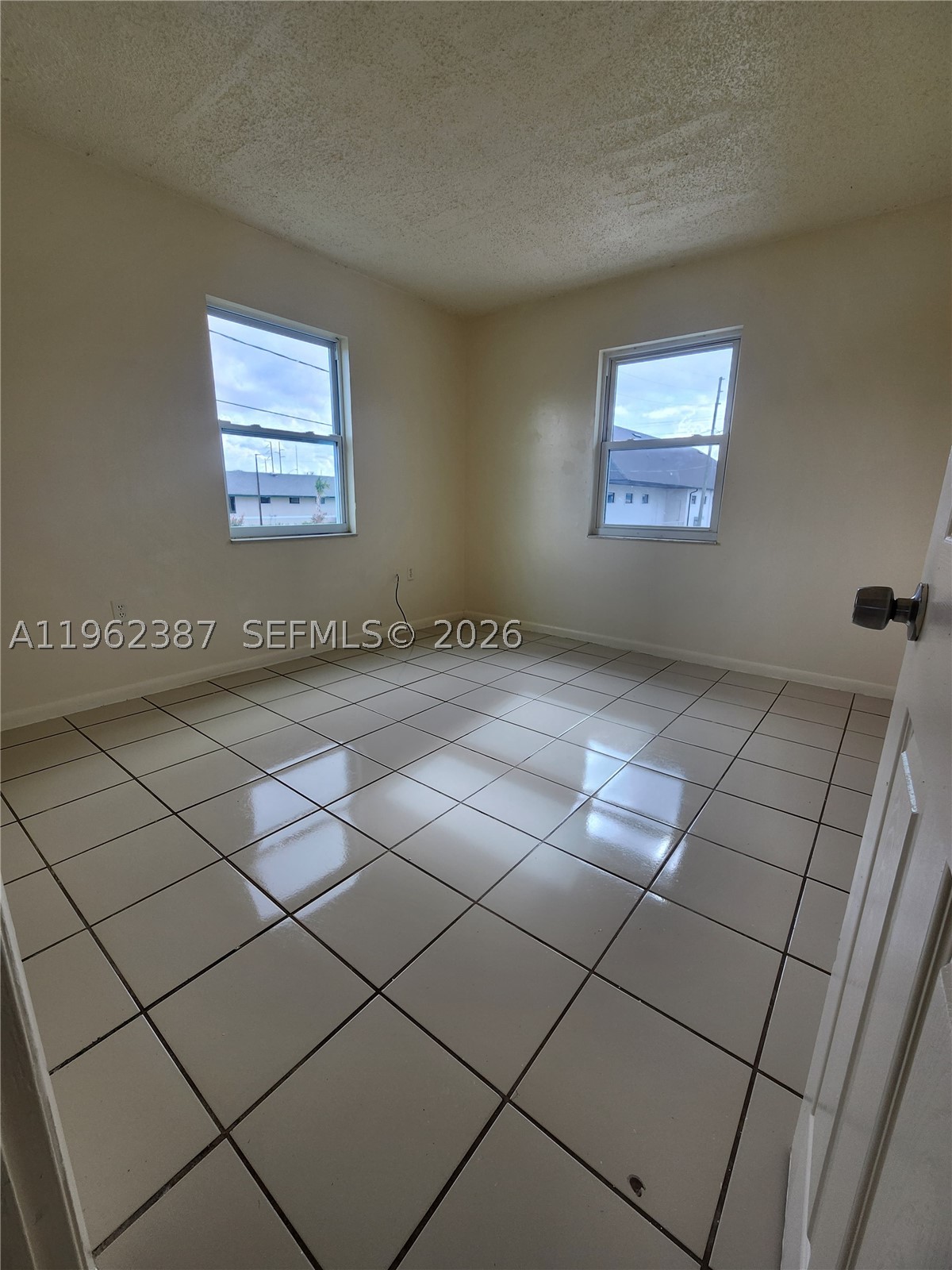 4131 Commercial Dr Property Photo 6