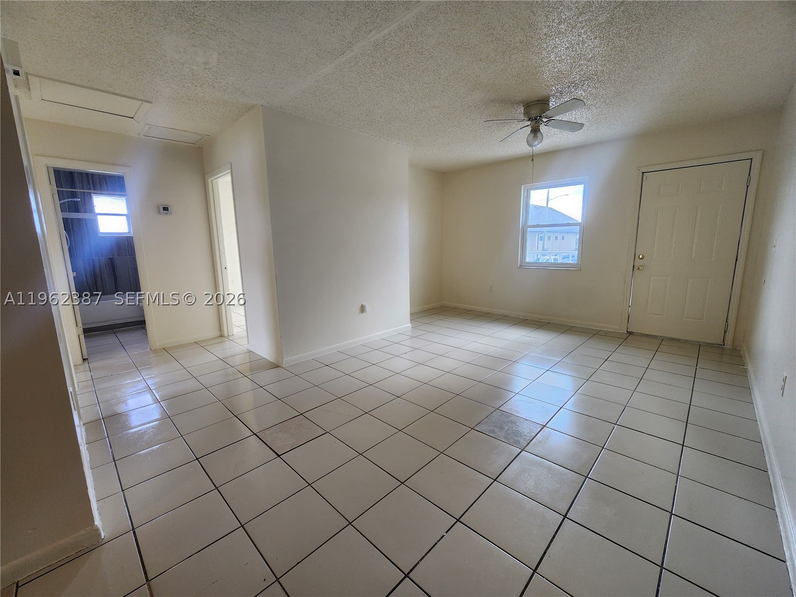 4131 Commercial Dr Property Photo 7