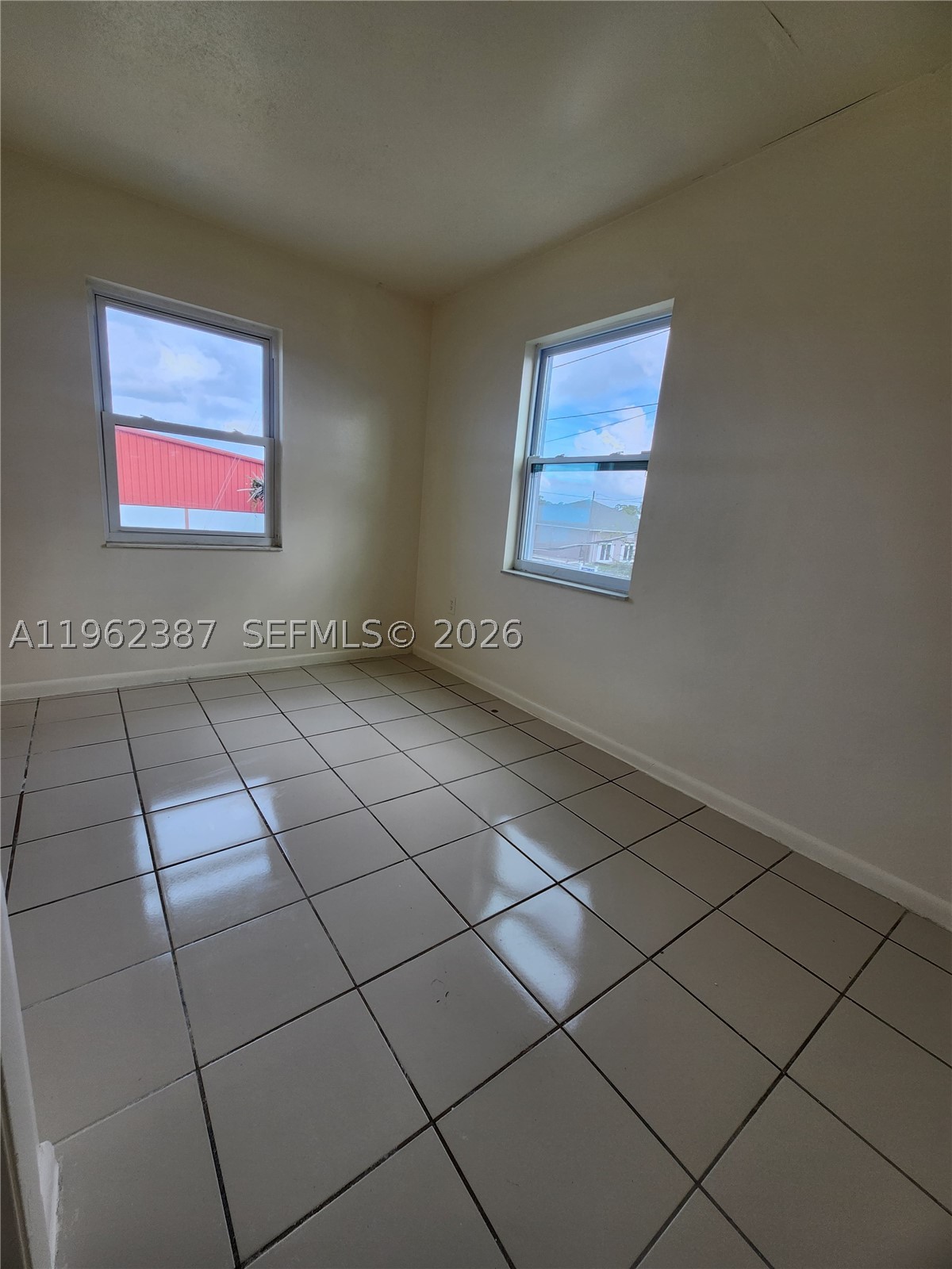 4131 Commercial Dr Property Photo 12