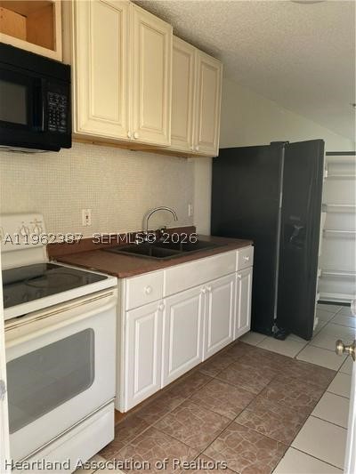 4131 Commercial Dr Property Photo 15