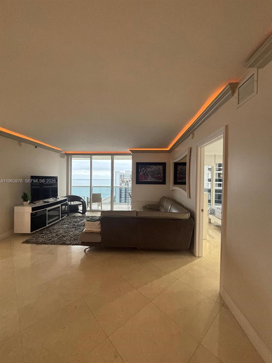 1830 S Ocean Dr 2004 Property Photo 4