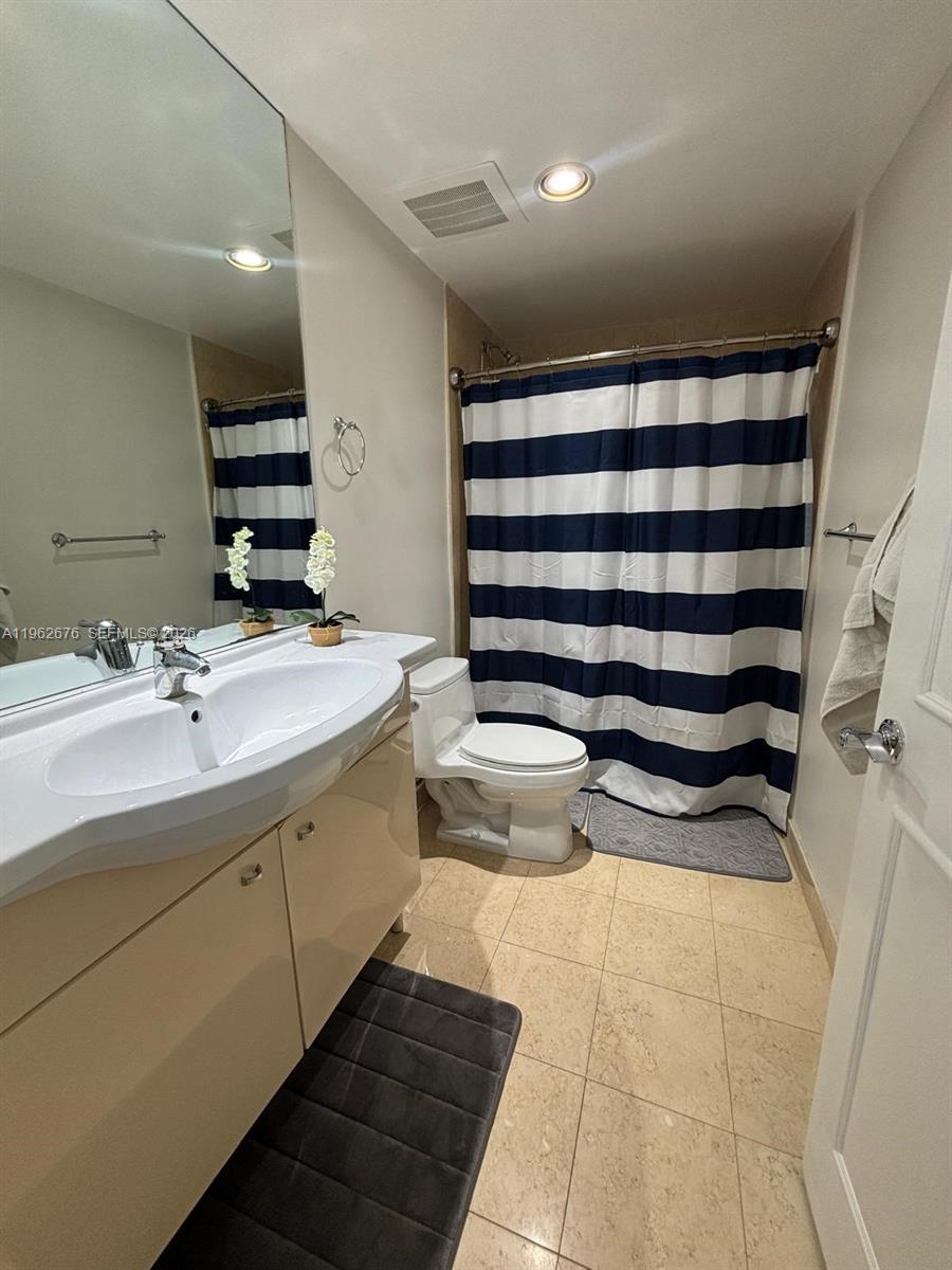 1830 S Ocean Dr 2004 Property Photo 12