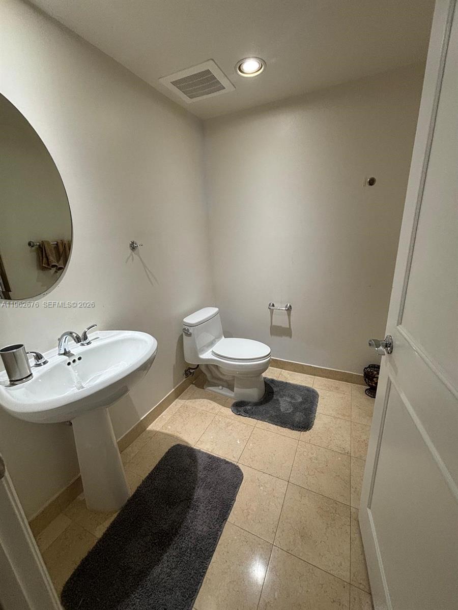 1830 S Ocean Dr 2004 Property Photo 16