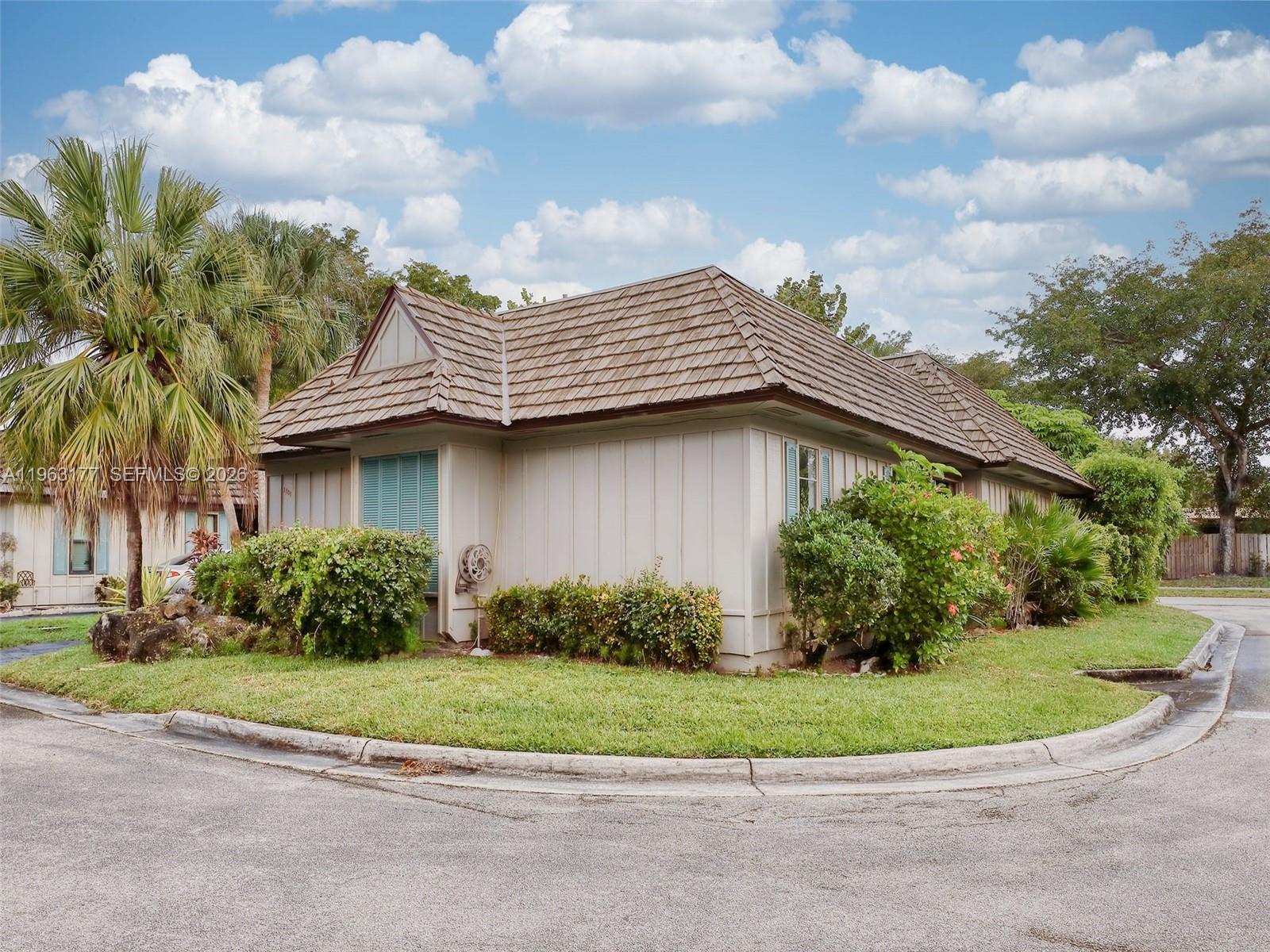 1901 Coquina Way Property Photo 35