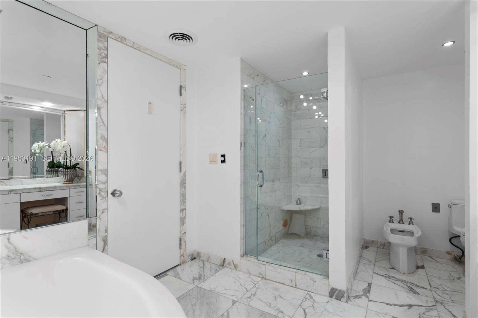 19500 Turnberry Way 20-c Property Photo 13