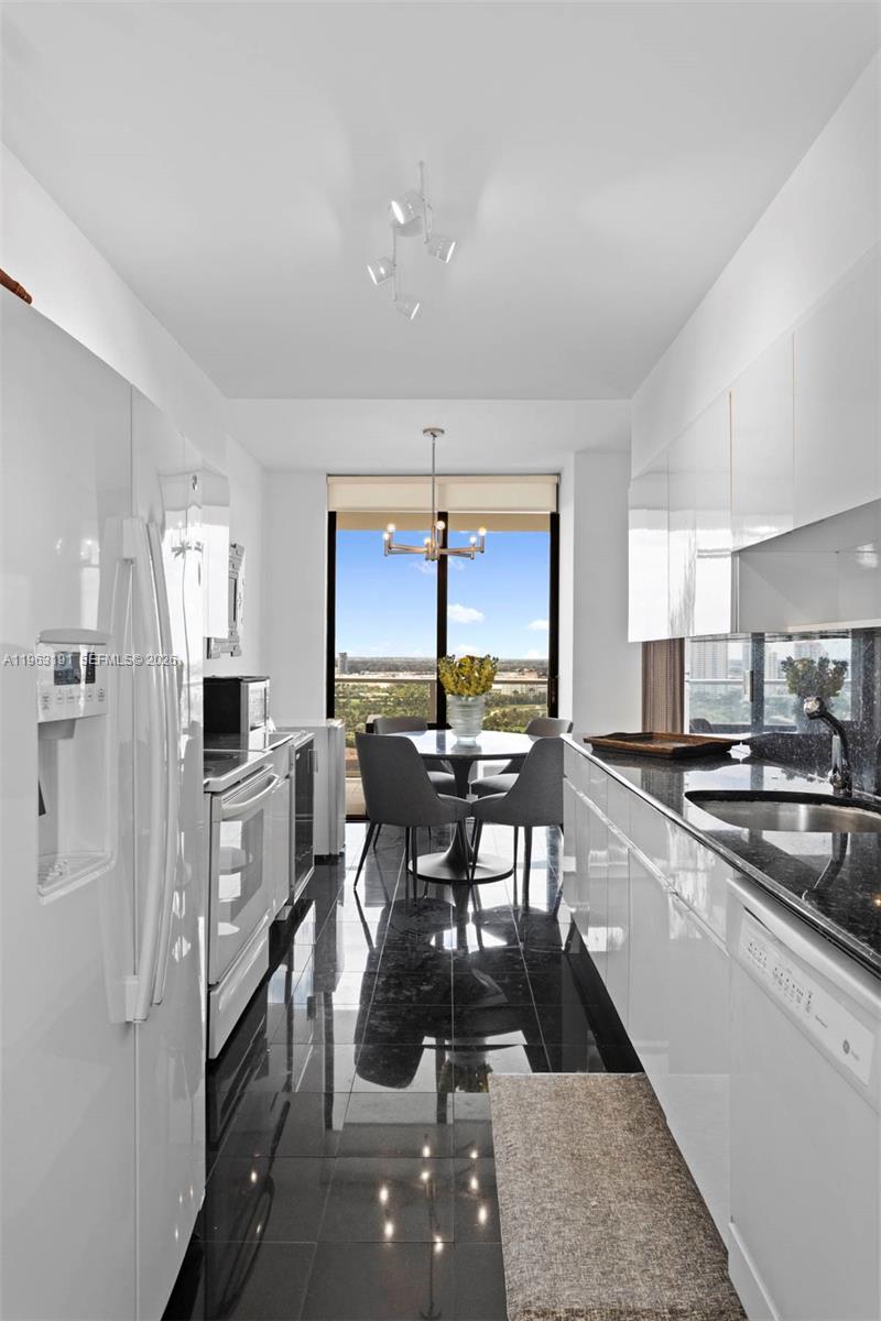 19500 Turnberry Way 20-c Property Photo 20