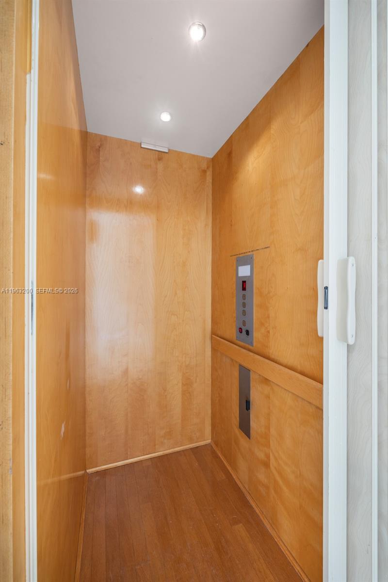 3425 Norfolk St Property Photo 7